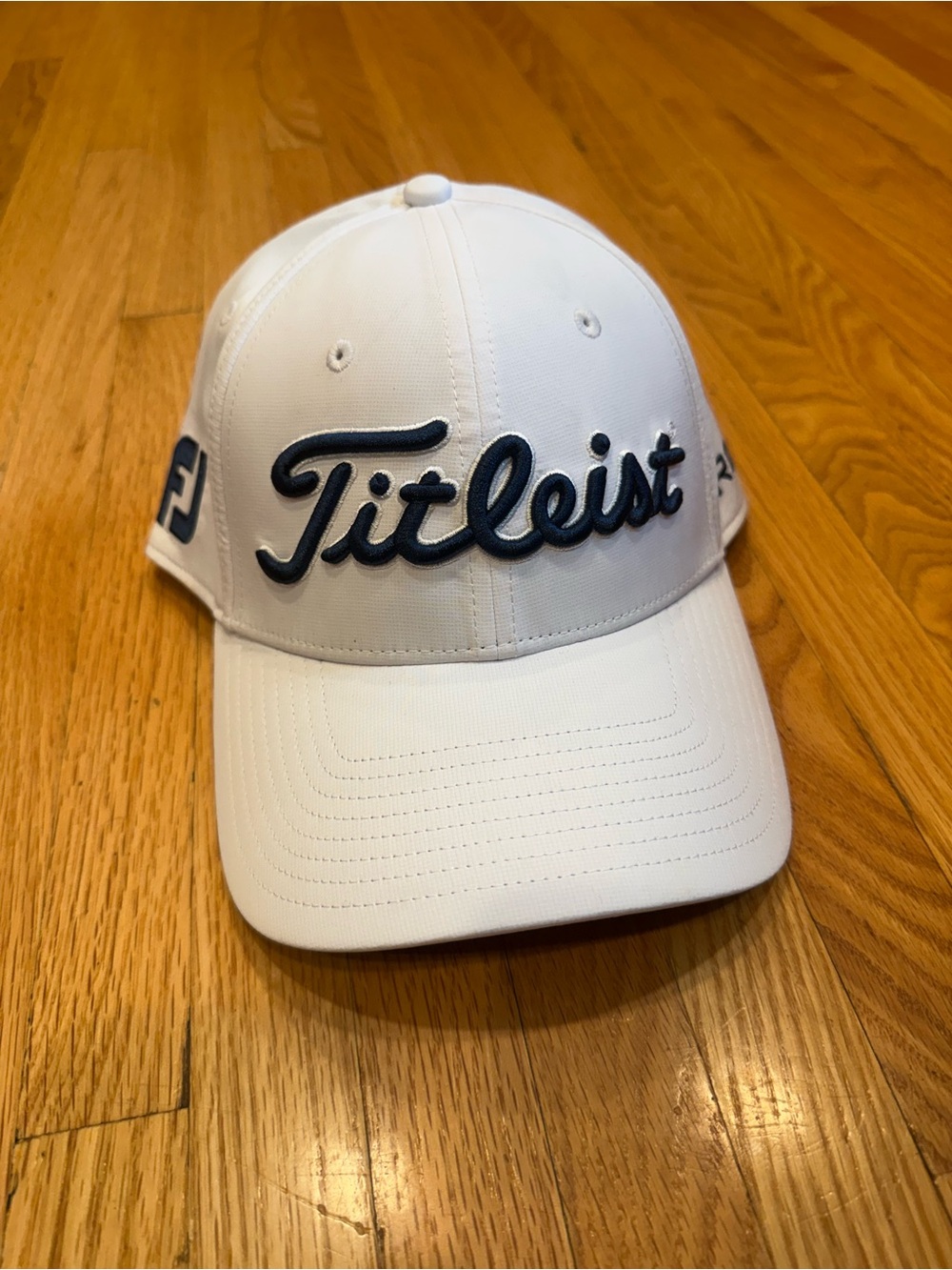 Titleist White Embroidered ProV1 Golf Hat